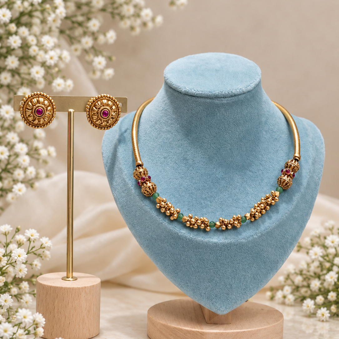 Royal Antique Gold-Plated Hasli Necklace Set with Matching Stud Earrings ✨️