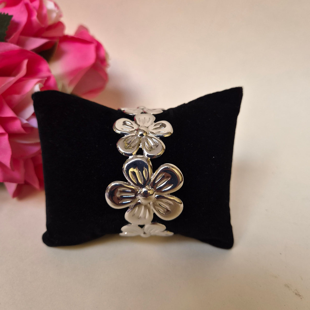 Anti tarnish Hand cuff
